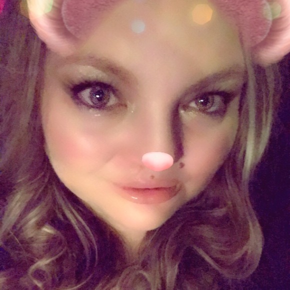 Meet your Posher, Marissa - Picture 2 of 2